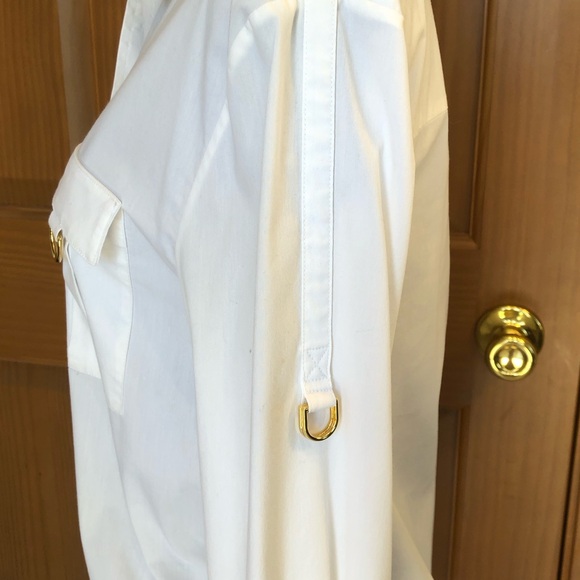 ST JOHN sS shirt Looks brand new!! Goldtone hardware and buttons - Picture 5 of 6